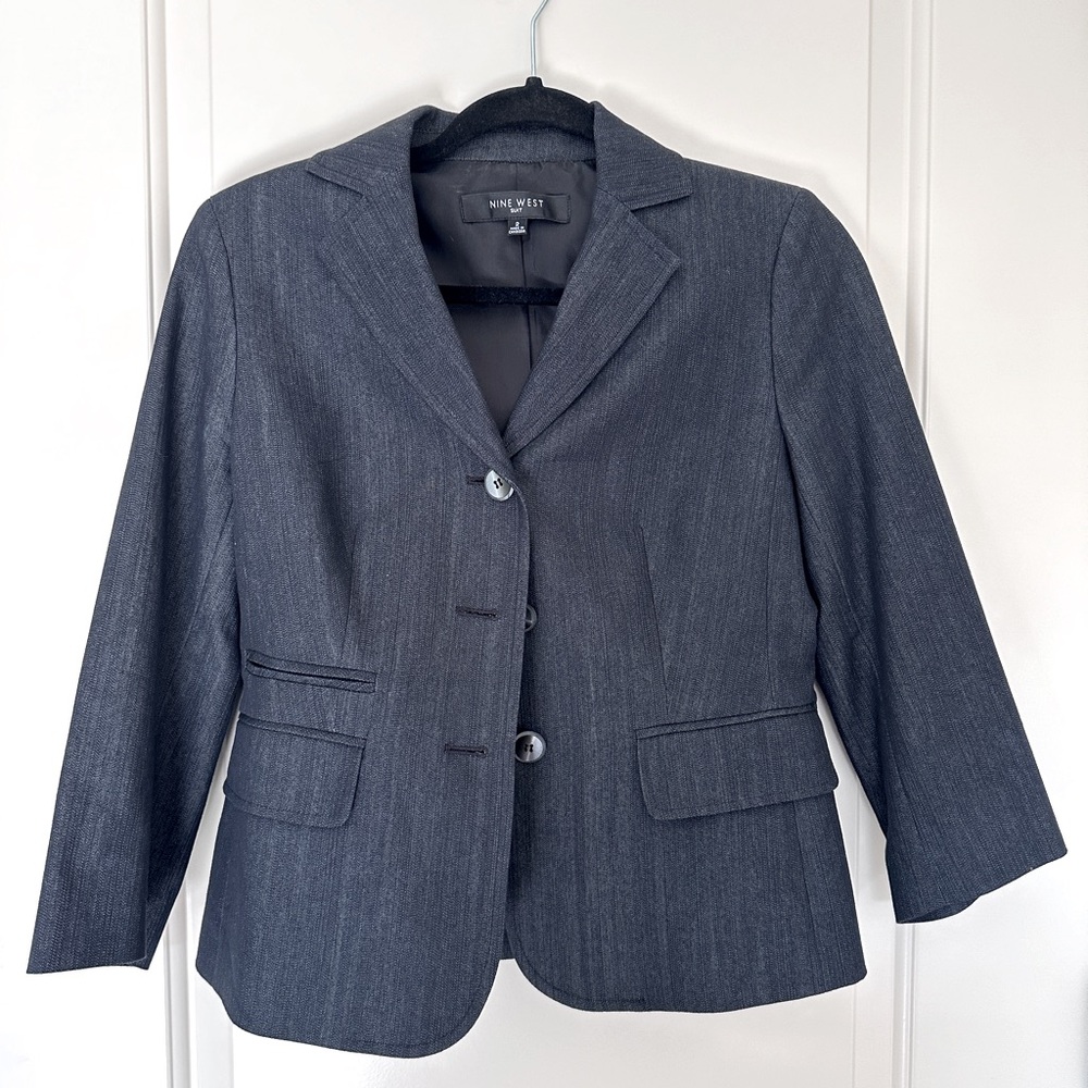 Black NINE WEST suit set. Skirt & blazer